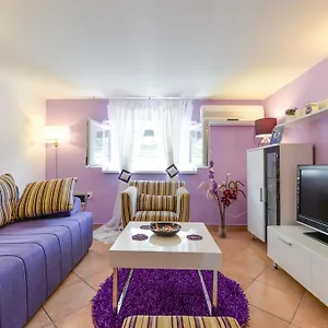  Apartament Mirana With Garden And Free Parking